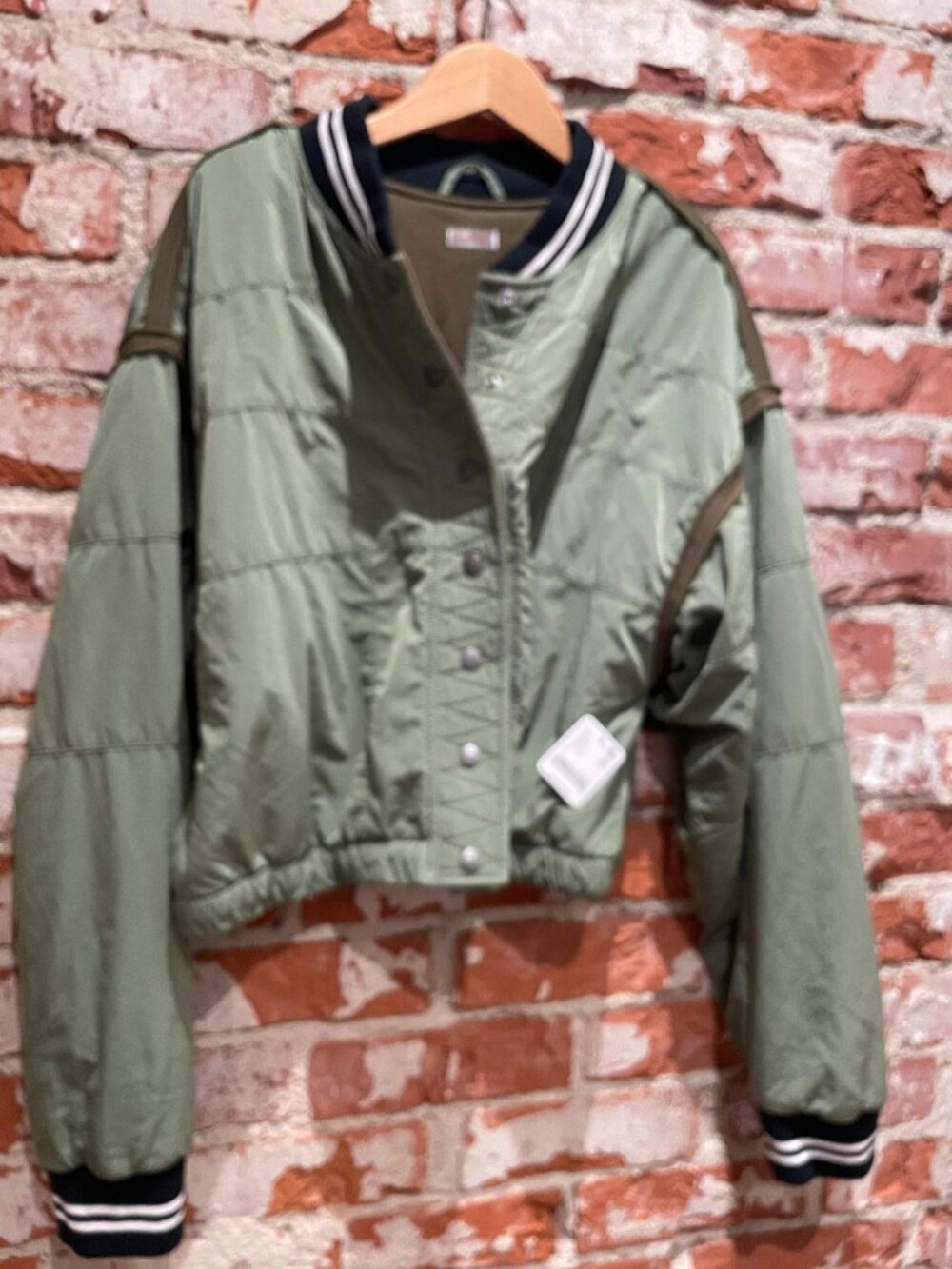 Darling FREE PEOPLE NWT Puffy Varsity Jacket